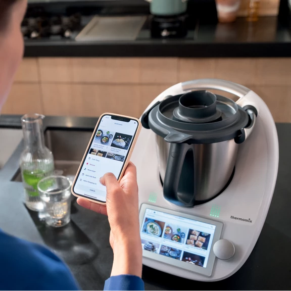 Vorwerk Thermomix TM7 — Robot Cuiseur Multifonction Nouvelle Génération · Écran 10"