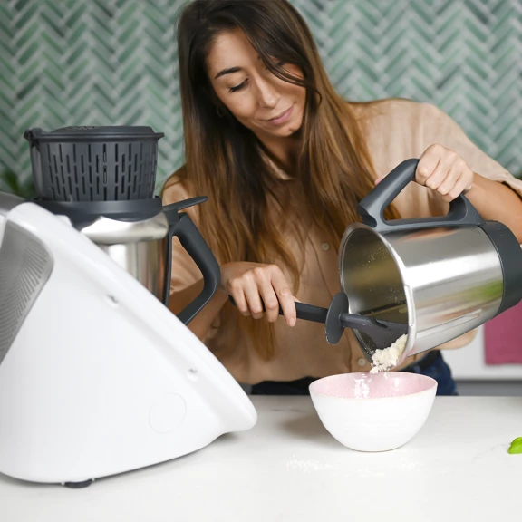 Vorwerk Thermomix TM7 — Robot Cuiseur Multifonction Nouvelle Génération · Écran 10"
