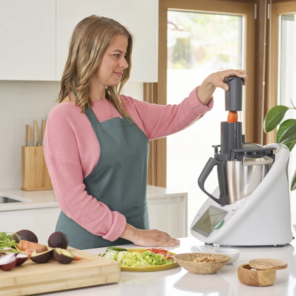 Vorwerk Thermomix TM7 — Robot Cuiseur Multifonction Nouvelle Génération · Écran 10"